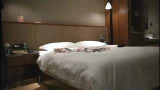 最后没忍住射老婆屁股上了