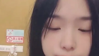 骗嫂子给我做家务大鸡巴伺候她，黑丝高跟诱惑露脸床上交大鸡巴，让小哥无套蹂躏浪叫不止好骚，爆吞精