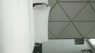 网红少女私人玩物透明黑丝薄纱吊带粉嫩水穴最新收费自拍2部