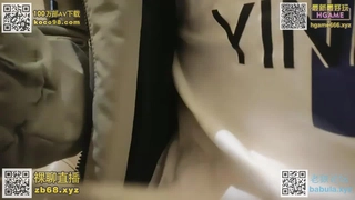 💖 表面清纯眼镜大奶小媳妇和男友双人啪啪直播大秀诱人肚兜半露乳房爱爱扭动身体奶子上下晃动真是馋人啊