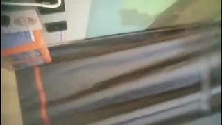 双亲旅行不在家的春假。看到单恋的女同学与好友做爱、扭曲性欲溢出学生的最後破廉耻回忆。