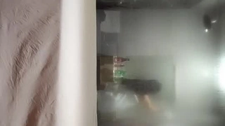 让女友穿上情趣黑丝玩观音坐莲