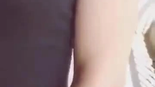 眼镜文静妹的情慾短视频流出!!吃鸡就像读书一样认真~