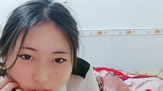 不轨骚老婆叫得真TMD淫荡，真怕外面的亲戚听到啊。。。